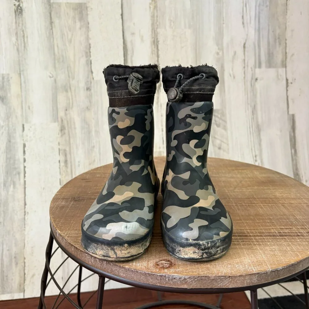 Western Chief Little Kids Size 11/12 Lined Rain Boots Grey Camo Print